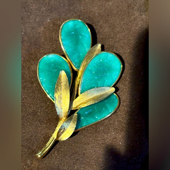 Jewelry - Large Green Brooch